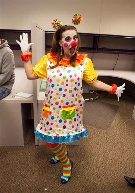 Tips for Choosing the Perfect Clown Costume